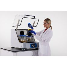 Thermo Scientific SK4001MPKG Solaris 4000 I Large Incubated Benchtop Orbital Shaker with 18"x18" platform with High Adhesion Mat PN 75004127 280x170mm and Low Adhesion Mat PN 75004111 200x200mm