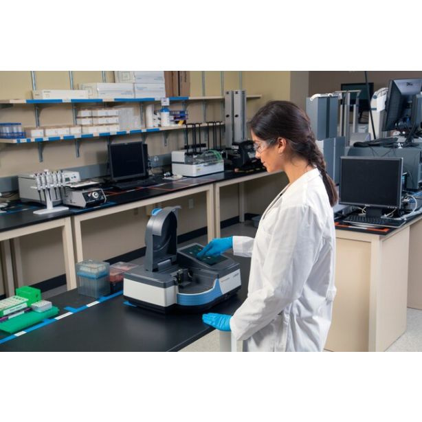 Orion™ AquaMate Vis and UV-Vis Spectrophotometers