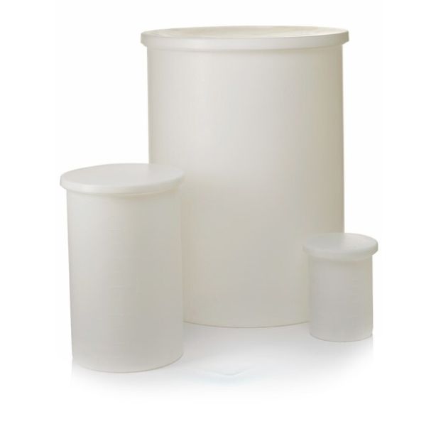 Nalgene™ Heavy-Duty Cylindrical LLDPE Tanks with Cover