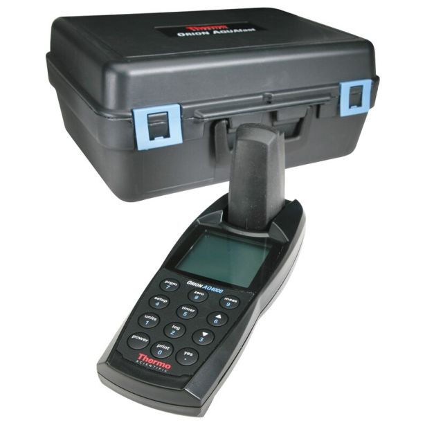 Orion™ AQUAfast™ AQ4000 Colorimeter and Accessories