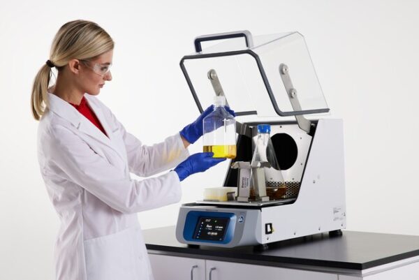 Solaris 2000 I Small Incubated Benchtop Orbital Shaker